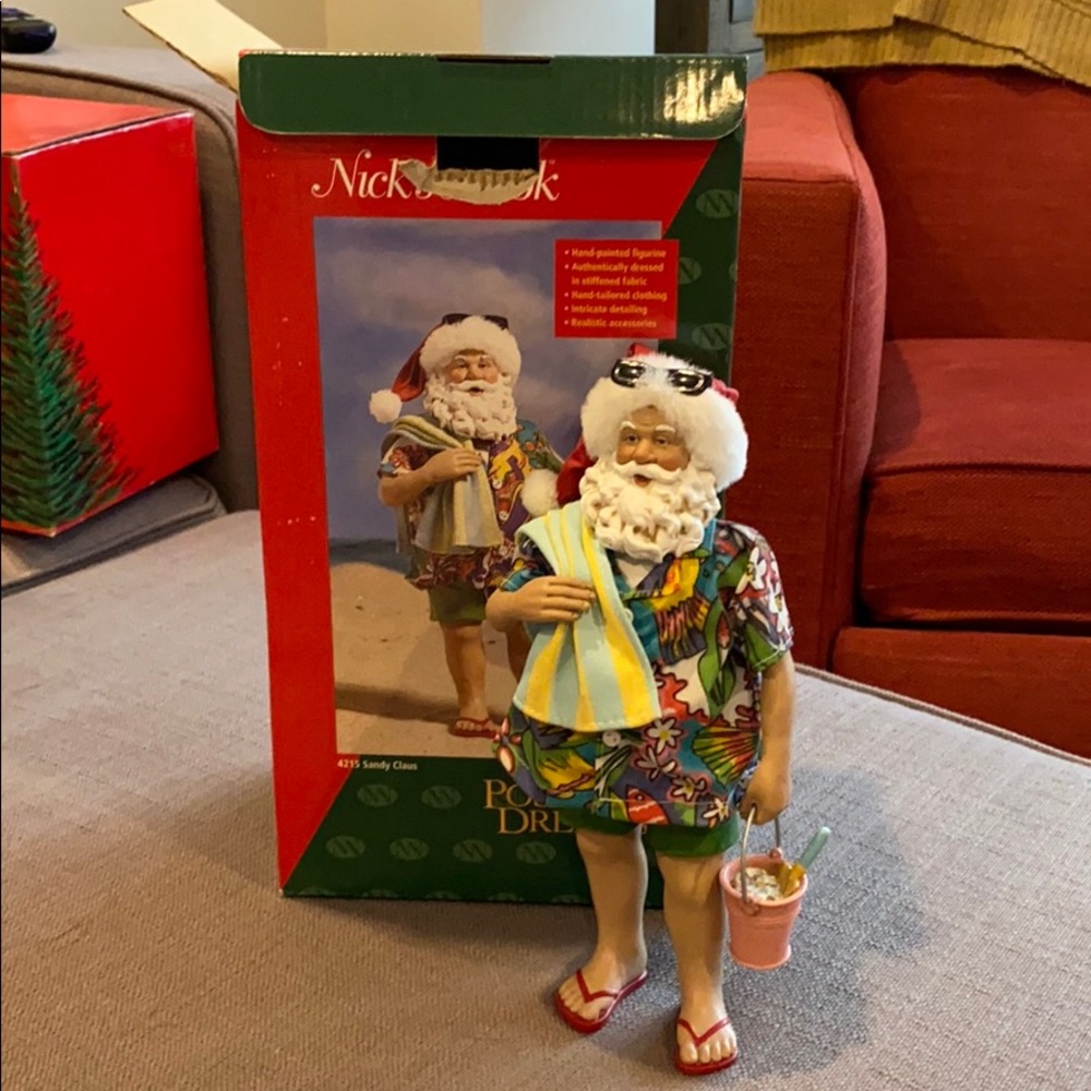 Sandy Santa Claus Figurine